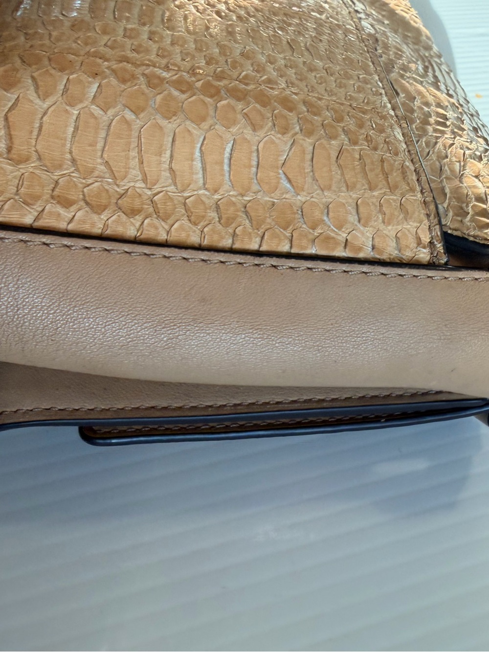 Tory Burch Tan Python-Embossed Shoulder Bag with Dark green Chain Strap - Picture 5 of 16